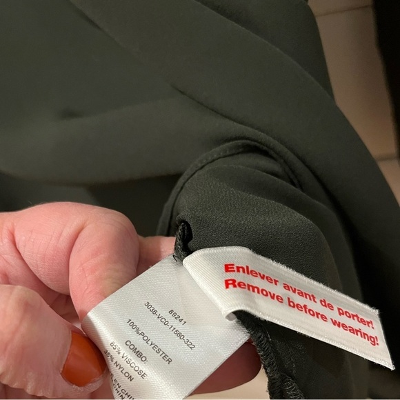 💚NWOT V-Neck Blouse with Metal Bar Detail – Dark Green (Size 16)💚 - Picture 8 of 10